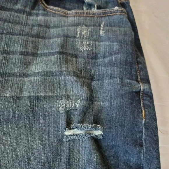 Torrid Mid Rise Flare Jeans Women's Plus Size 26XT  Hem Distressed  NWOT. - Picture 12 of 12